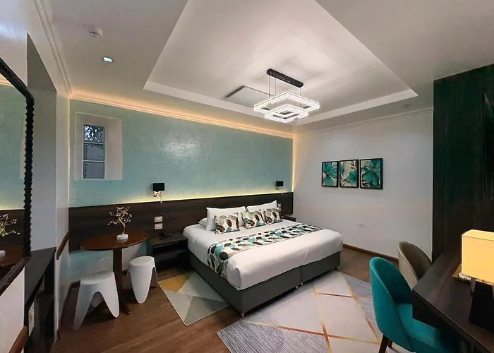 Sacha Centric Hotel 3*