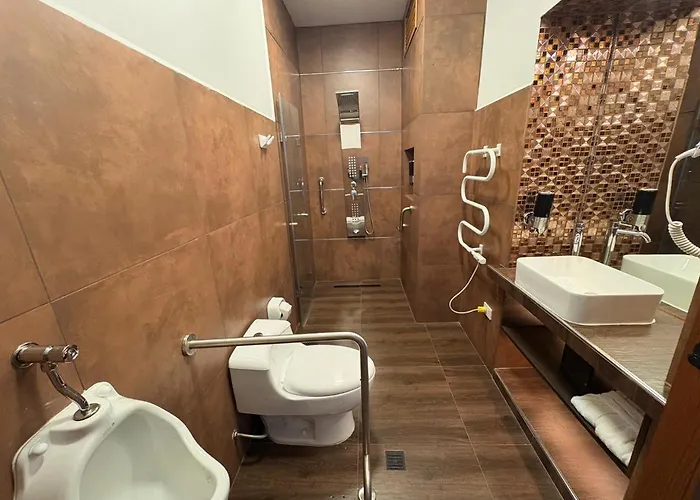 Sacha Centric Hotel 3*